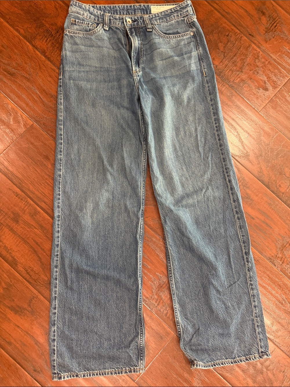 Rag & Bone Lori Mid Rise Jeans. - Picture 4 of 7